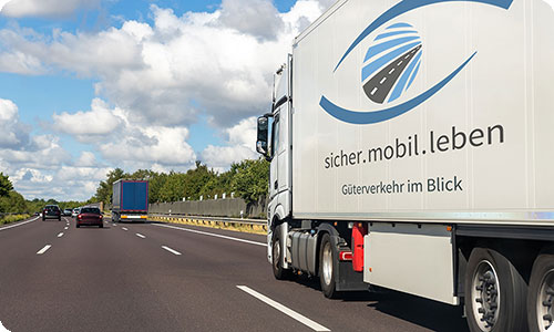 Teaserbild mit Foto eines LKW auf einer Autobahn fahrend symbolisch für den Aktionstag